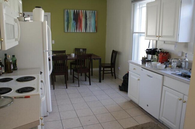 Photo - Large 5 bed in Brookline close to BU