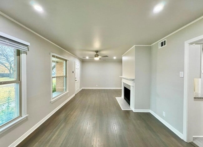 Photo - 515 Bondstone Dr