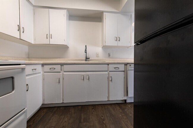 Photo - 5506 Grover Ave Unit I-135