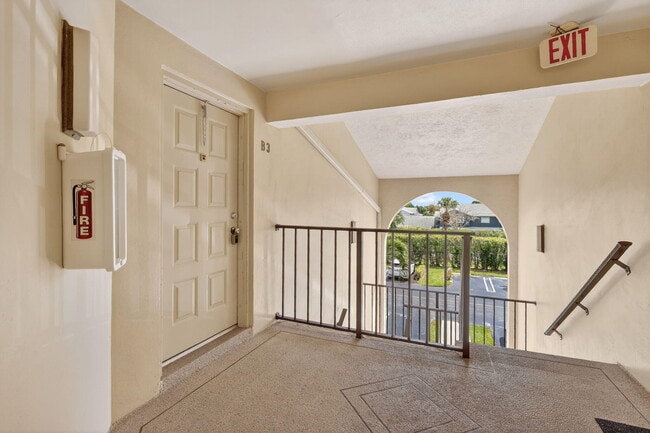 624 Sea Pine Way Unidad B3