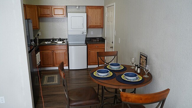 Photo - Holmes Pointe Apartments