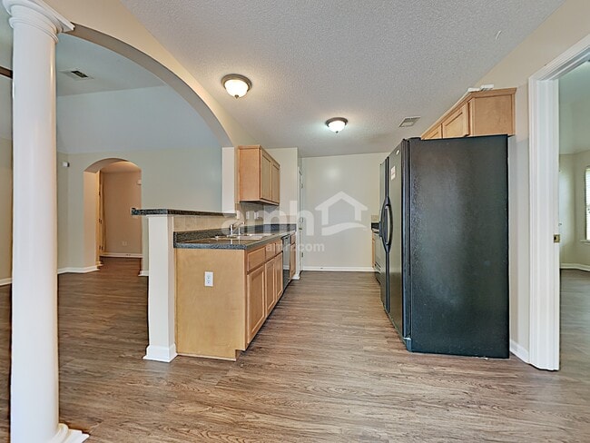 Photo - 10415 Redmond Dr