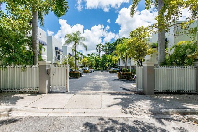 Photo - 2945 Bridgeport Ave