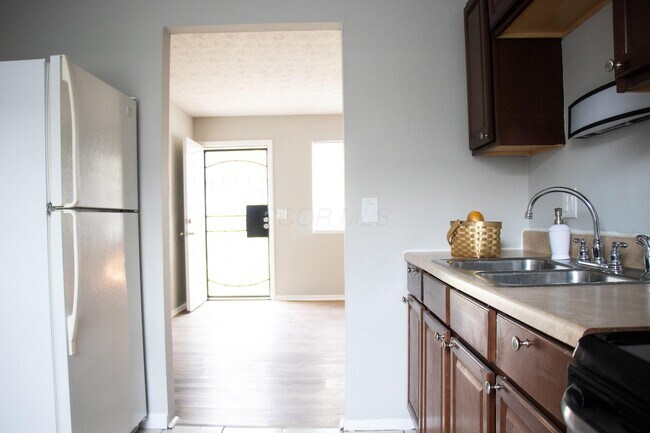 Photo - 2885 Atwood Terrace