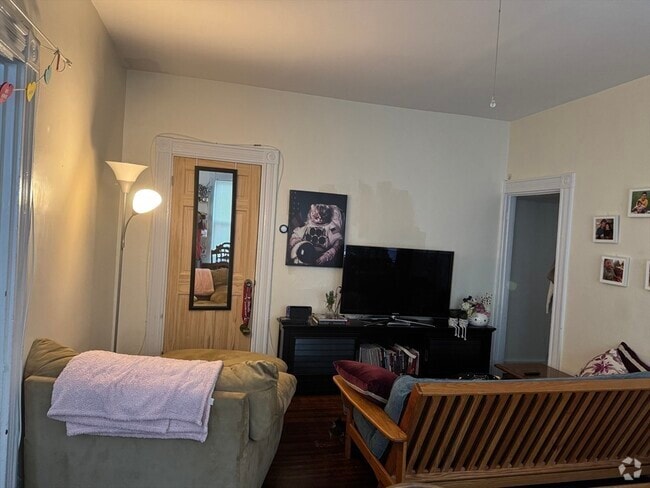 Building Photo - 21 Stearns St Unit A Rental