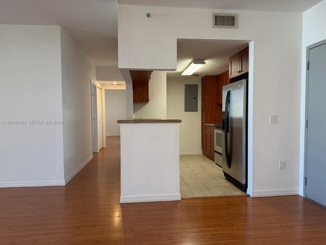 Building Photo - 36 NW 6th Ave Unit 1108