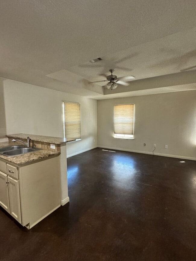 Photo - Taylors Crossing 2302 Unidad A