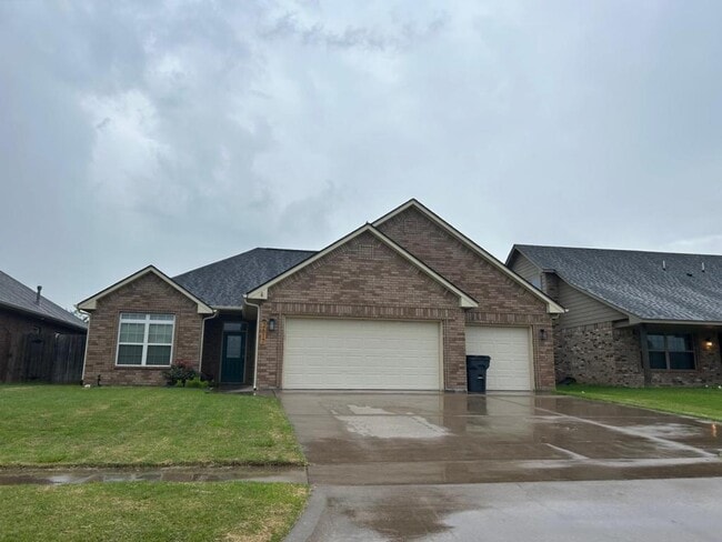 Photo - 2617 NW De Bracy Ave House