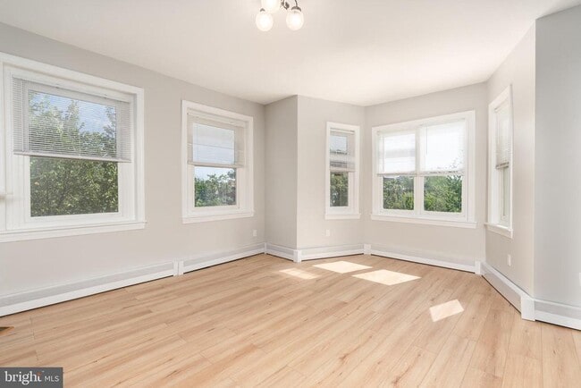 Photo - 523 Constitution Ave NE Unit 3