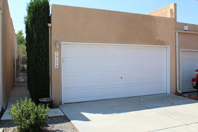 Building Photo - 2 Bedroom, 2 Bathroom Home near Montgomery...