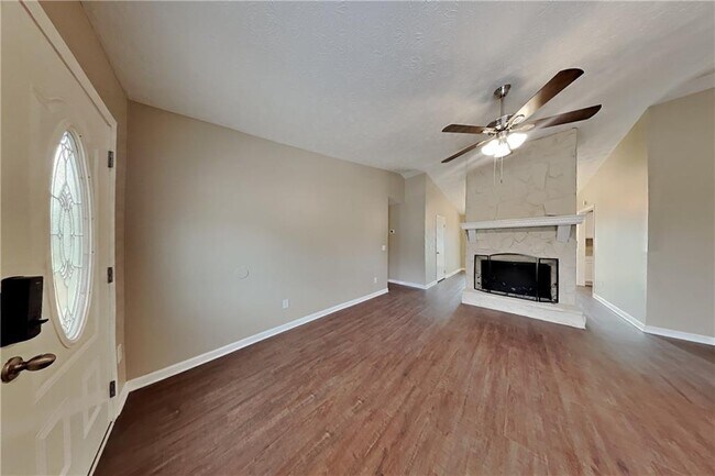 Photo - 2760 Blarney Way NW