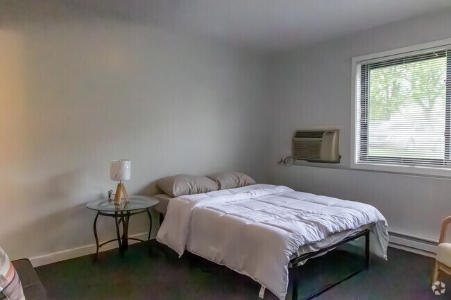 3 BR, 2 BA, - 777 SF