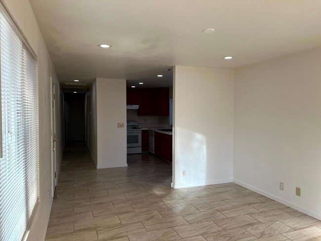 Photo - 657 Chestnut St