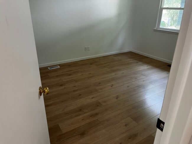 Photo - 209 E Jackson St