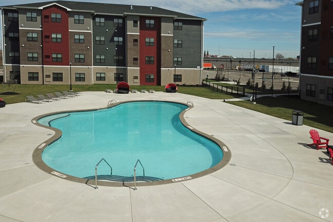 Photo - Monarch 716 Student Living