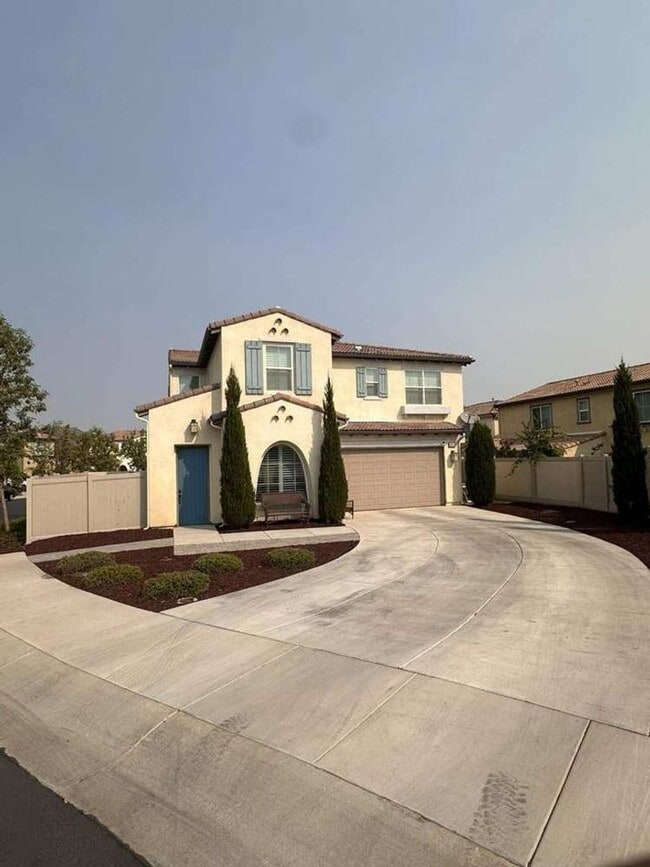 Building Photo - Stylish 4BR/3BA Home in Rosetta Canyon wit...