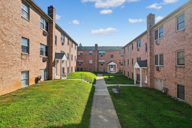 Building Photo - Alexander Arms Apartments
