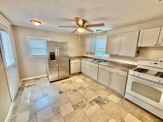 208 W Tenny Ave Unit 2