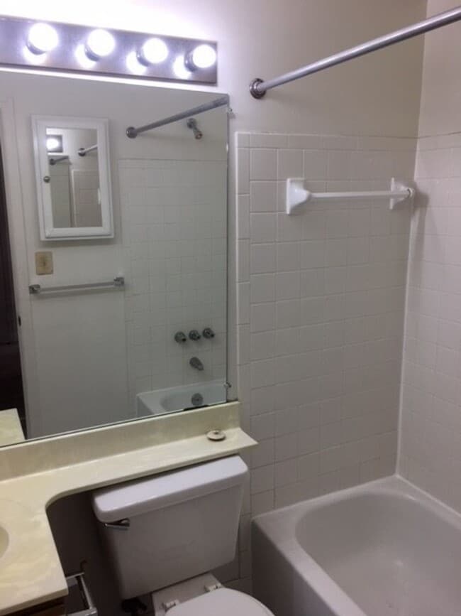 Photo - Château Living in this Dupont Circle Delig... Unidad 503