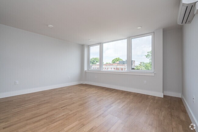 Building Photo - 330 Harvard St Rental