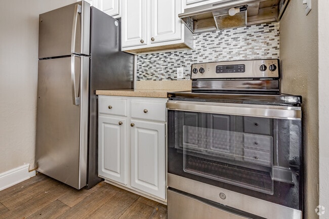 2 BR, 2 BA - 1,100SF - Edge at Lake Lotus