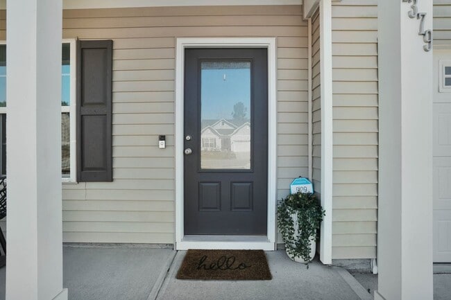 Photo - Bright & Welcoming 5-Bedroom Home in Richmond Hill, GA