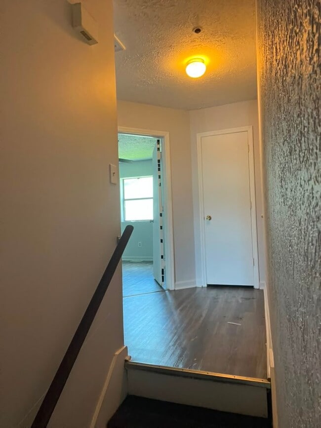 Photo - 1237 Shalom Dr
