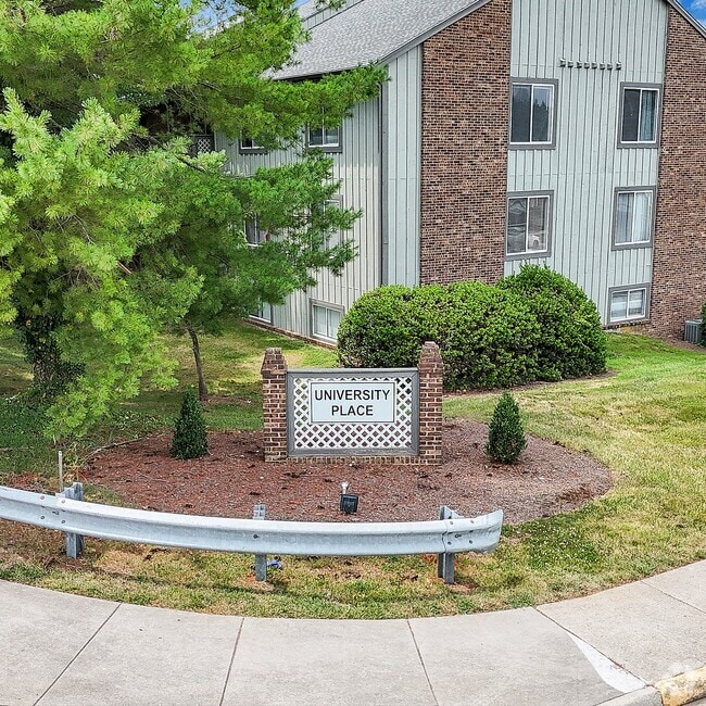 Building Photo - 802 Claytor Square Rental