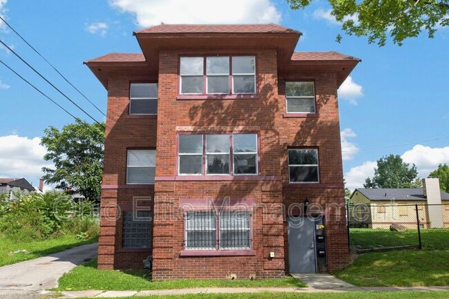 Photo - 1094 Oakwood Ave