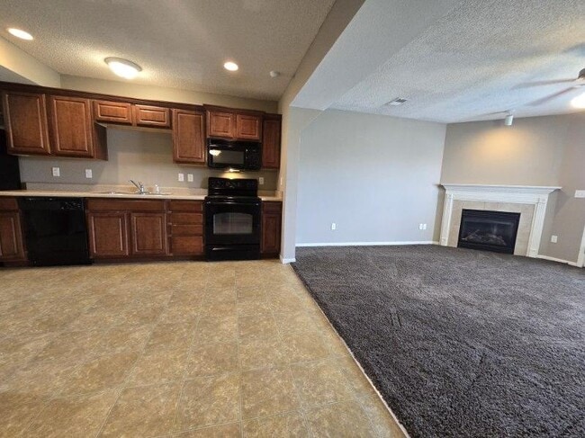 Photo - 2012 Hickoryleaf Ln