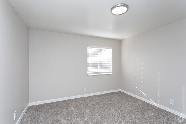 1BR, 1BA - 820SF