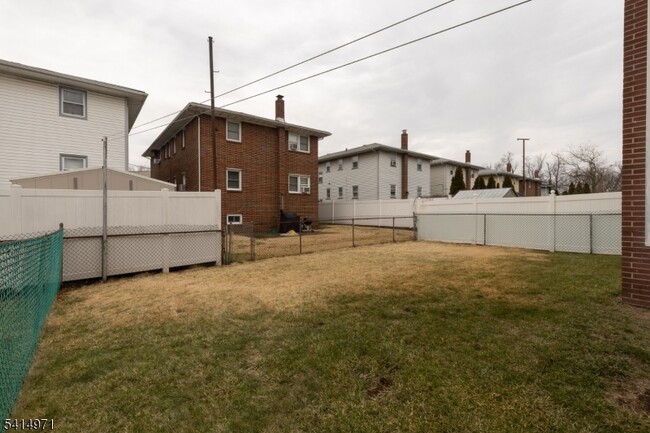 Photo - 318 Kennedy Dr