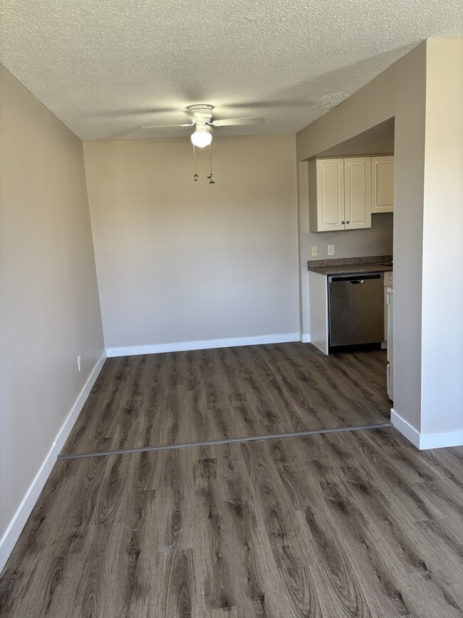 Photo - 2908-116A 116a Ave NW