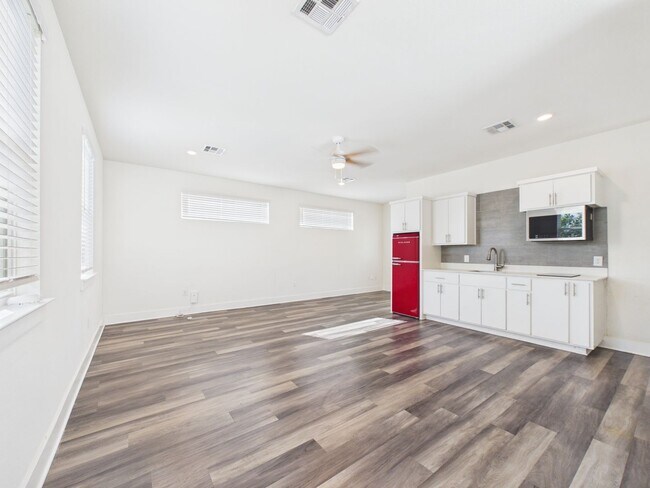 Photo - 6508 Santos St