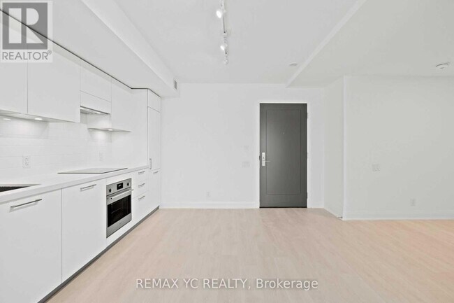 Photo - 33 Frederick Todd Wy Unité 615