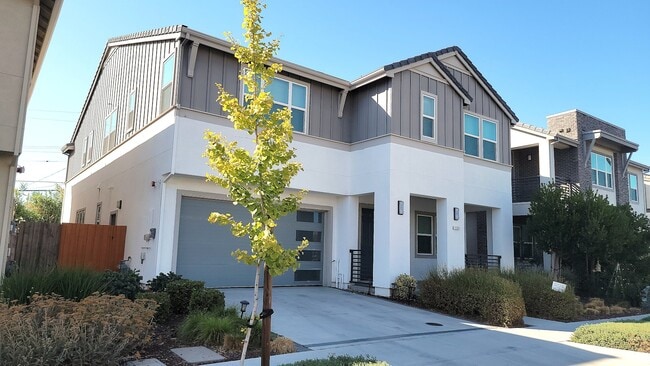 Building Photo - 2689 Tranquility St Rental