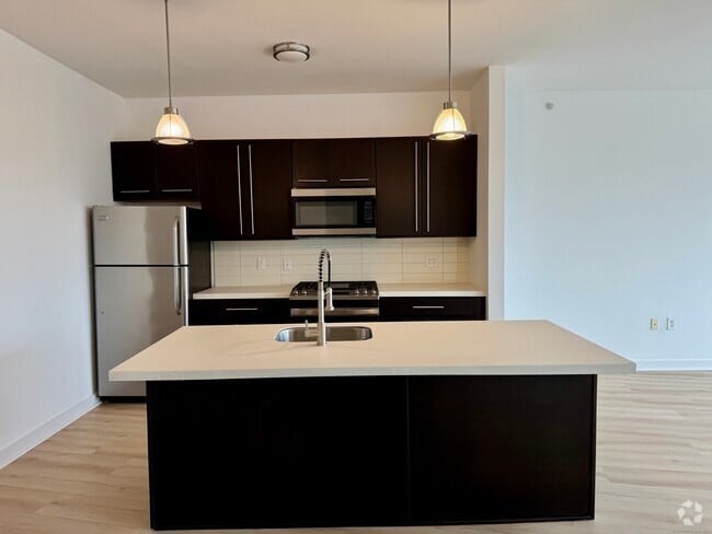 Building Photo - 1200 Bedford St Unit 304 Rental