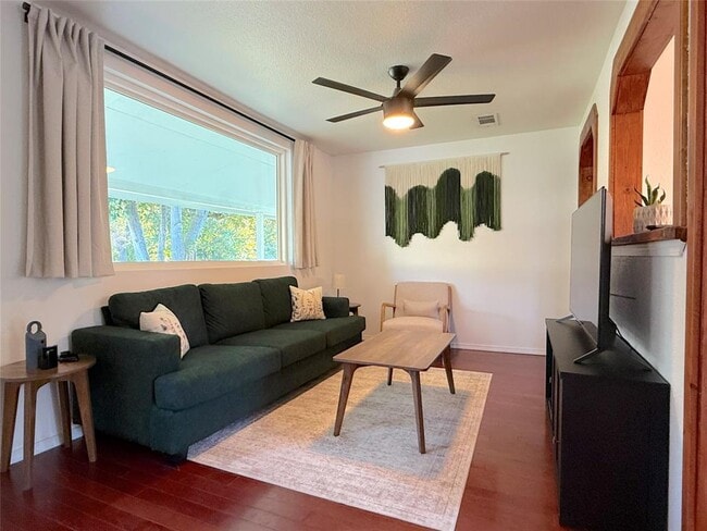 Photo - 505 E 4th St