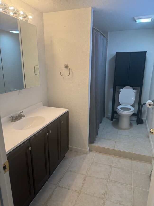 Photo - 1404 E 11th Ave Unidad B