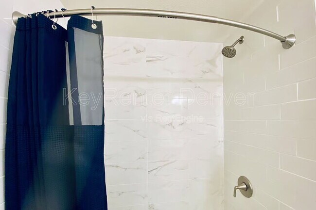 Photo - 1456 Ivy St