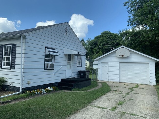 Photo - Cute 2 Bedroom on Beloit's East Side!