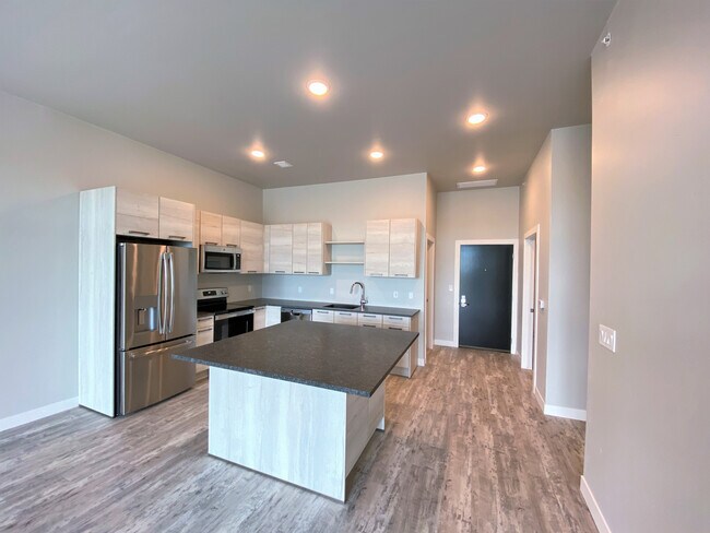 Vantage Kitchen - 1 BDRM