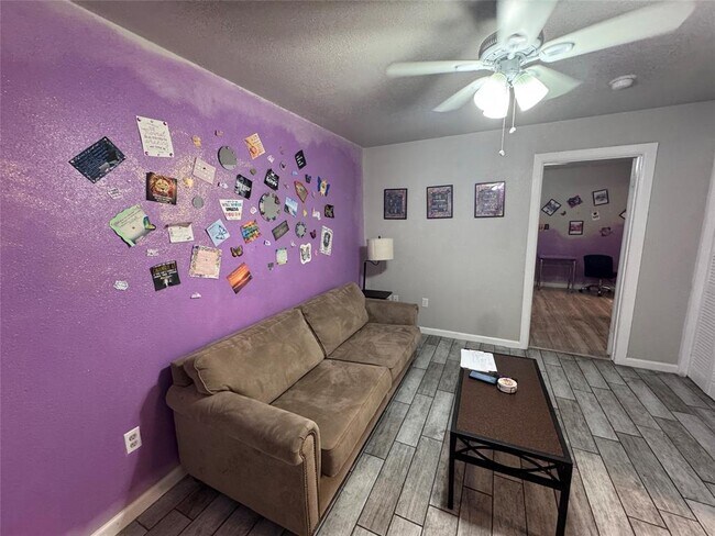 Photo - 901 Parmer Ave Unidad 2