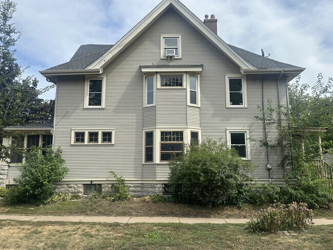1754 Hague Ave