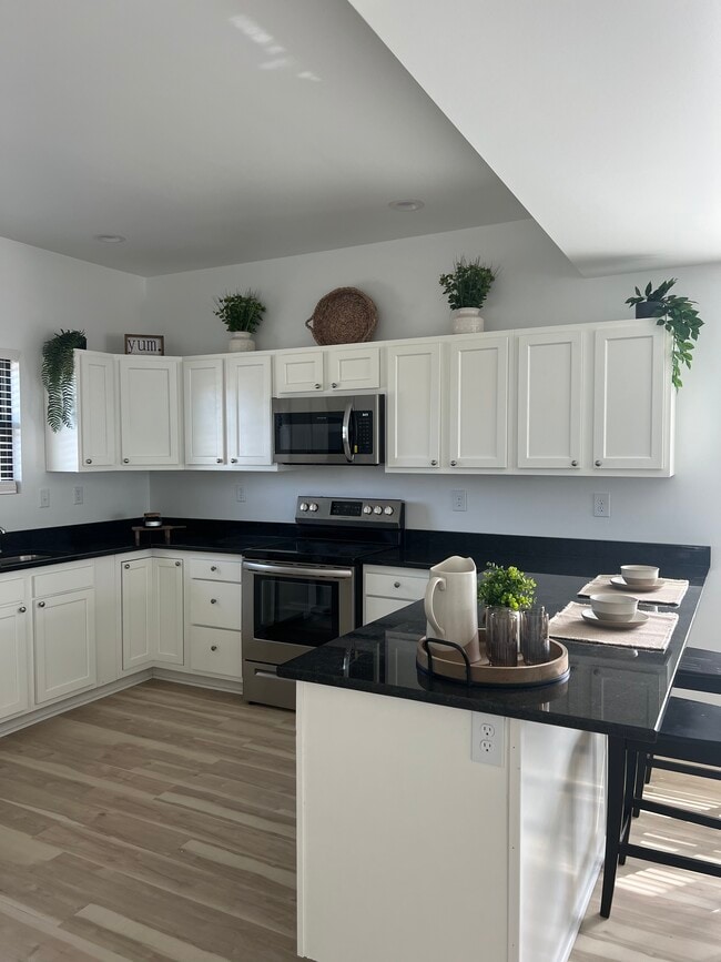 Photo - 1124 Winton Pl