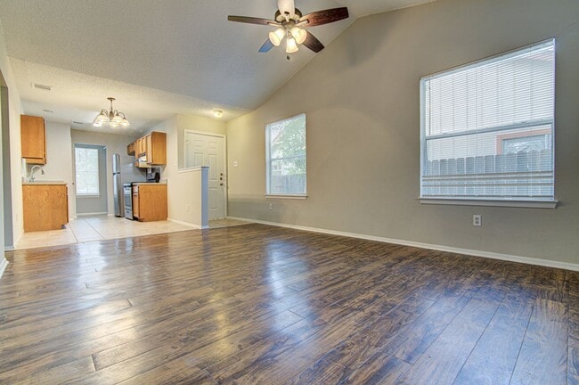Photo - 8116 West Gate Blvd Unidad -B