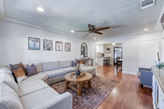 Photo - 3054 E Brown Ave