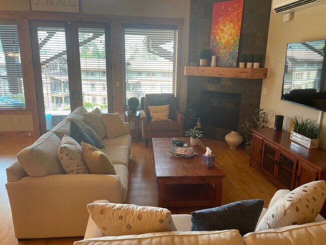7175 U.S. 93 S Unit 4-304