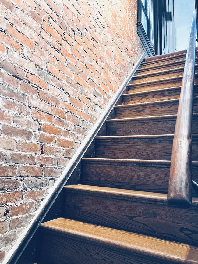 Photo - 306 N 6th St