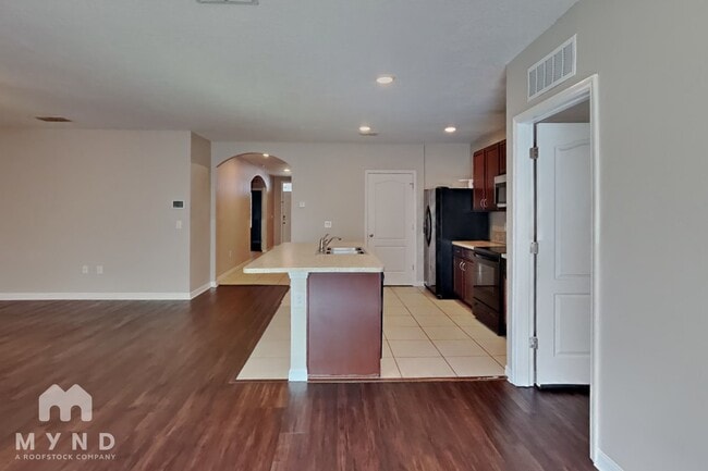 Photo - 1461 Powell Ln